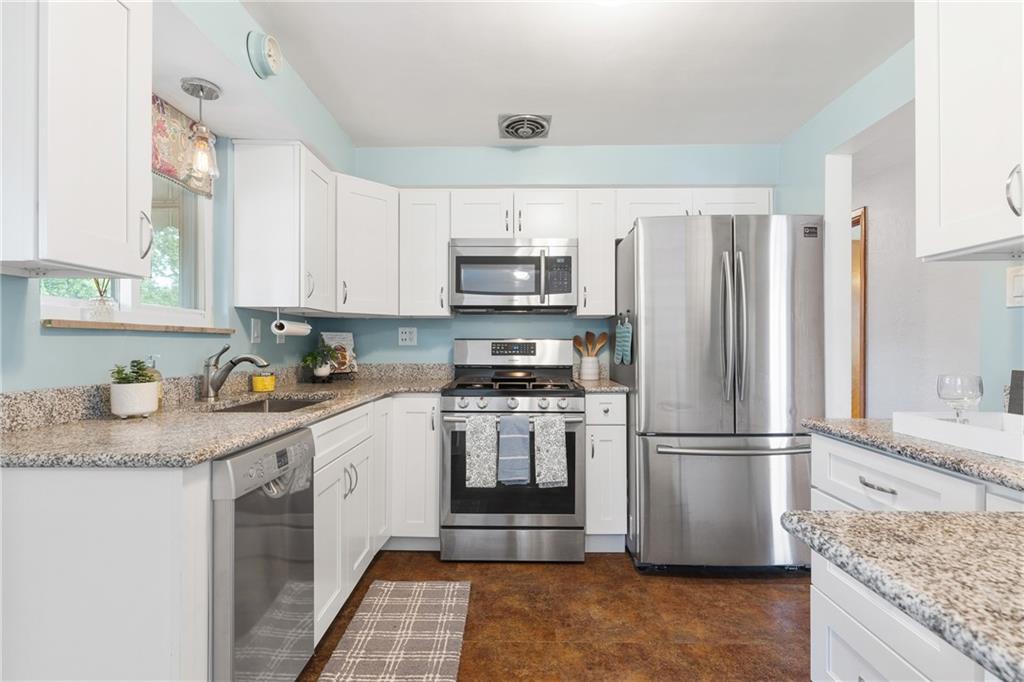 218 Lenore Drive McKees Rocks, PA 15136 - Photo 15 of 50