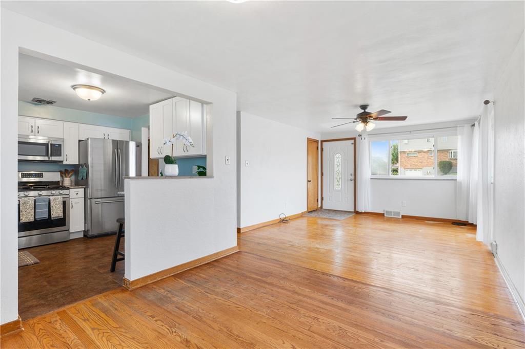 218 Lenore Drive McKees Rocks, PA 15136 - Photo 5 of 50