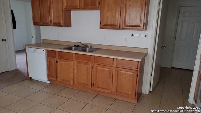 7659 Rimhurst San Antonio, TX 78250 - Photo 4 of 11