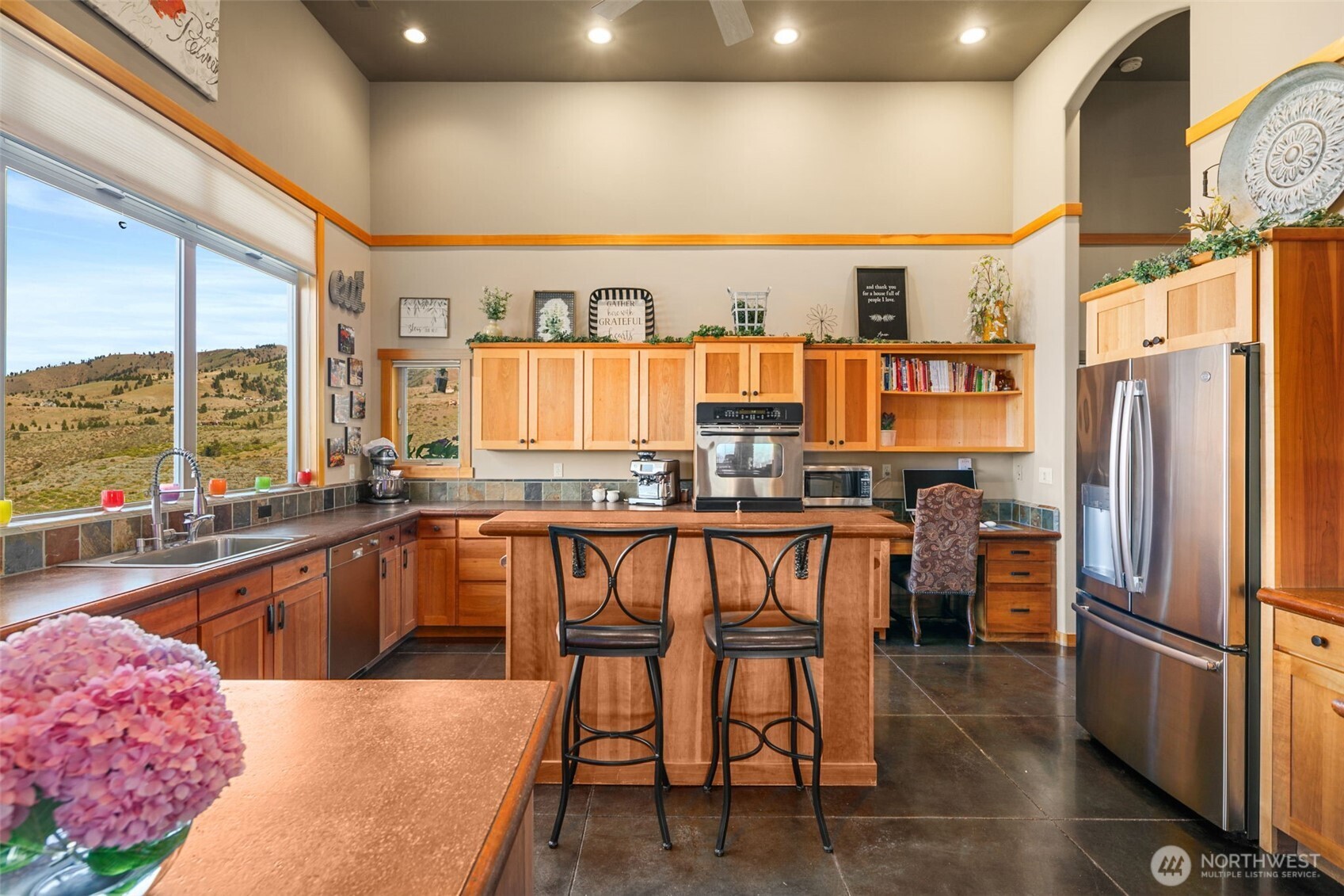 340 Hawks Meadow Road Chelan, WA 98816 - Photo 11 of 40
