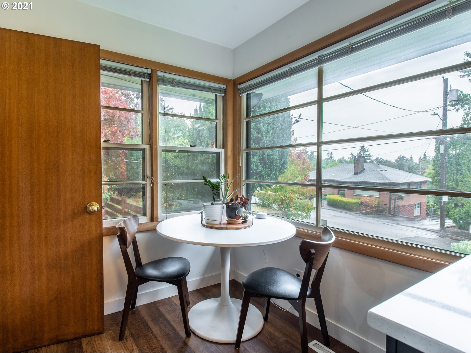 4434 Southwest Valona Way Portland, OR 97219 - Photo 13 of 31 Gallery Image 13