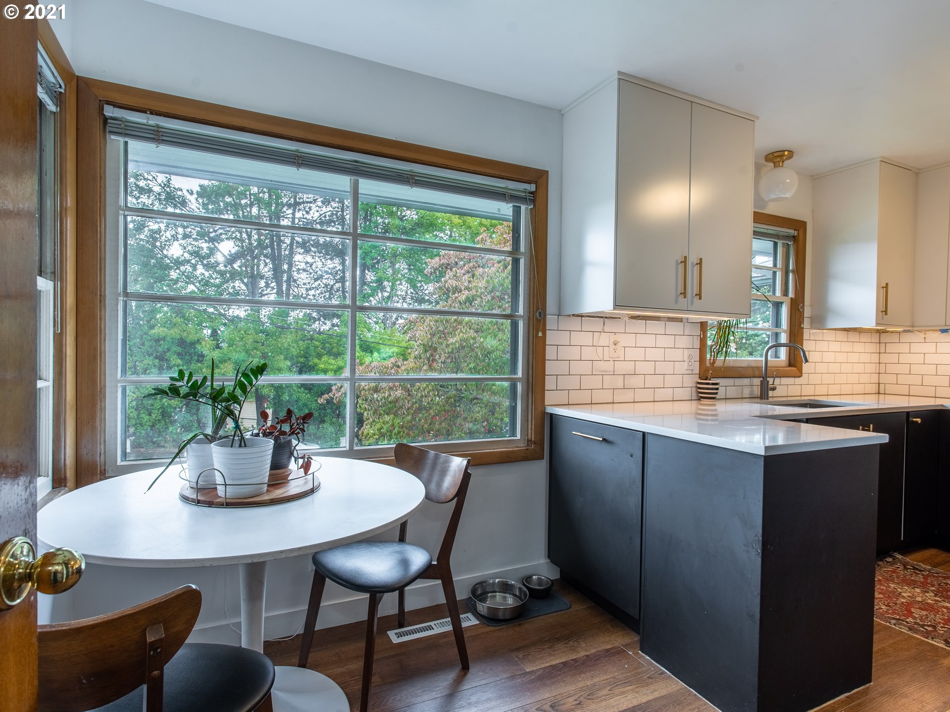 4434 Southwest Valona Way Portland, OR 97219 - Photo 15 of 31 Gallery Image 15