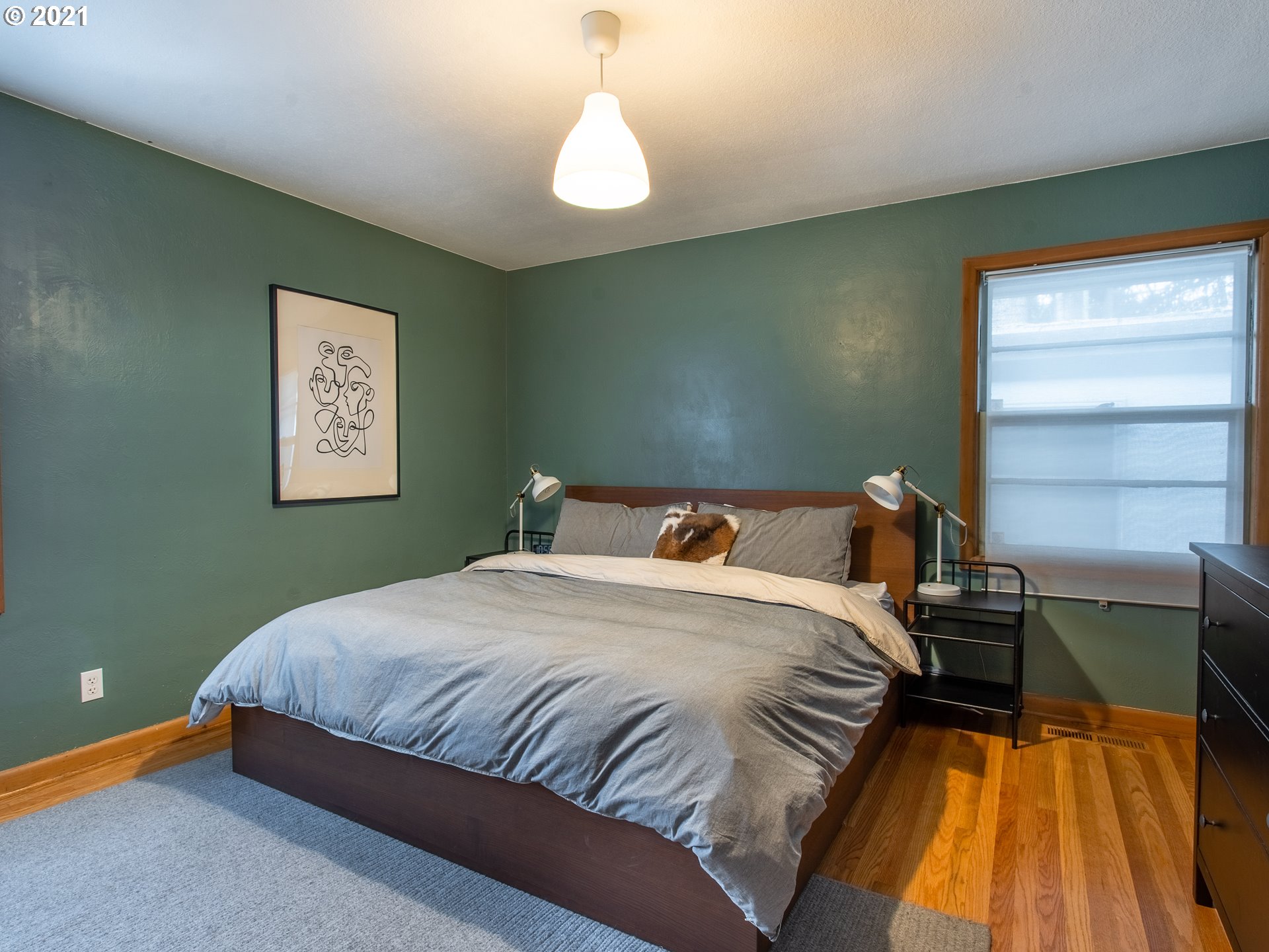 4434 Southwest Valona Way Portland, OR 97219 - Photo 18 of 31 Gallery Image 18