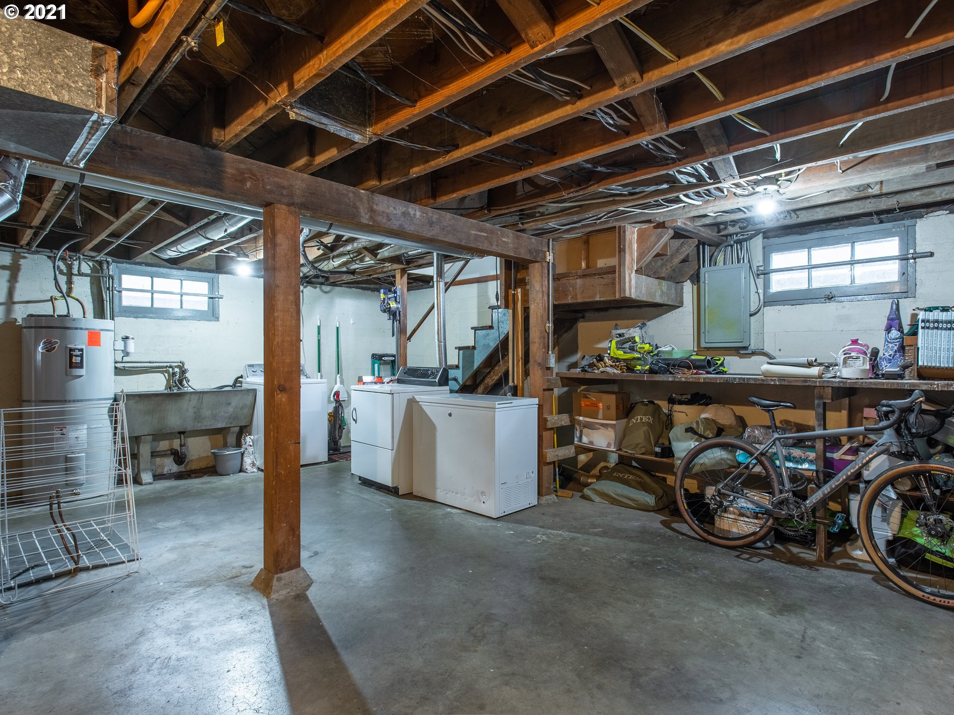 4434 Southwest Valona Way Portland, OR 97219 - Photo 27 of 31 Gallery Image 27