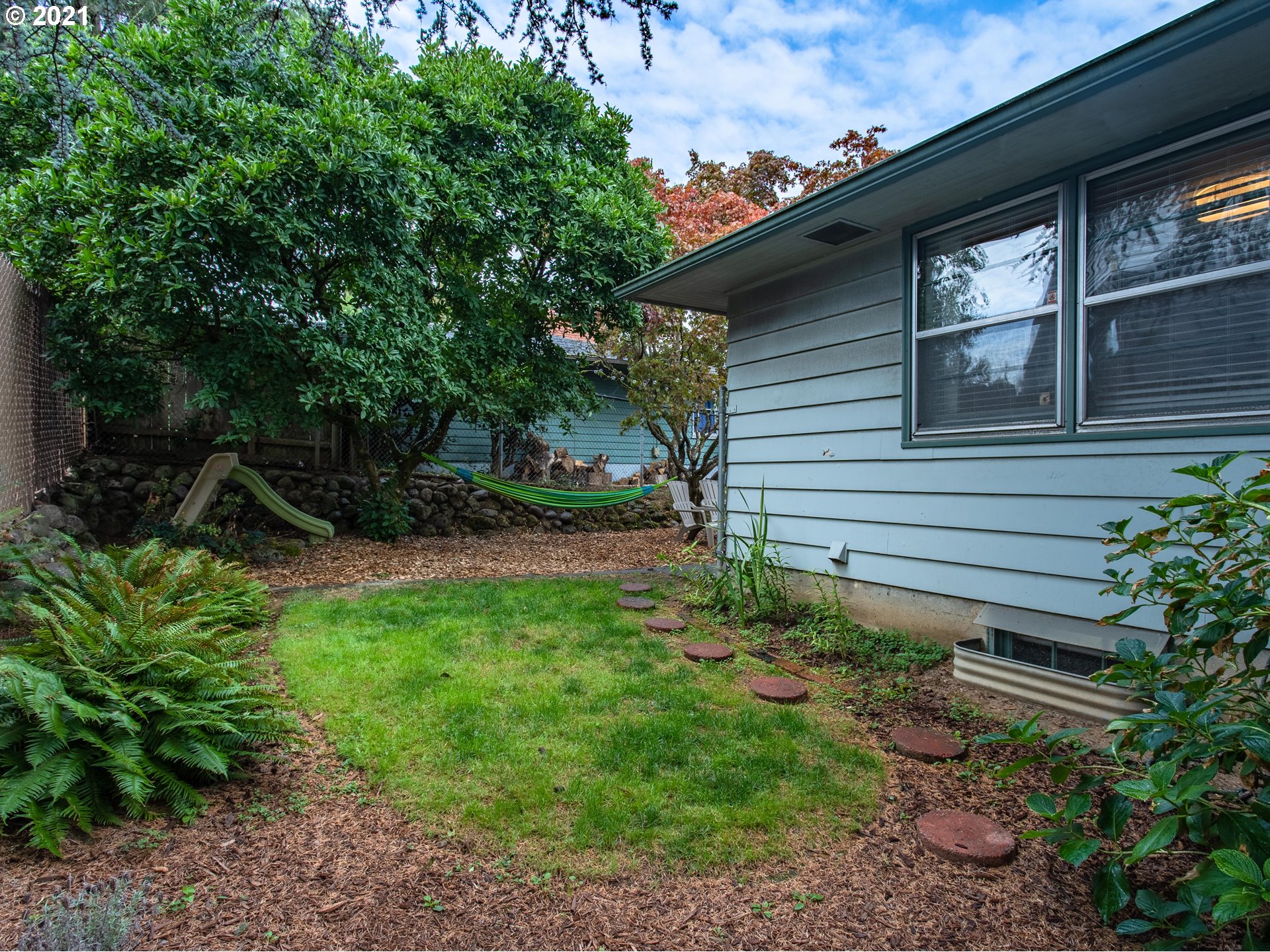 4434 Southwest Valona Way Portland, OR 97219 - Photo 28 of 31 Gallery Image 28
