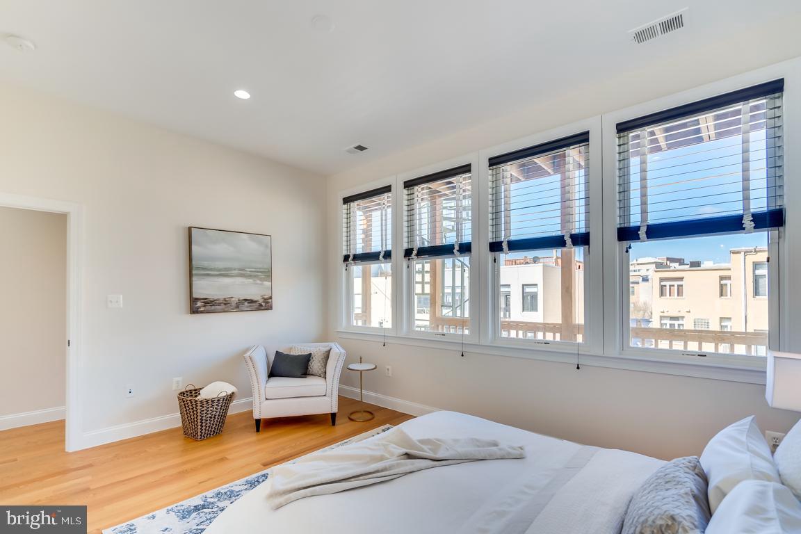 2450 Ontario Road Northwest, Unit 3 Washington, DC 20009 - Photo 20 of 39