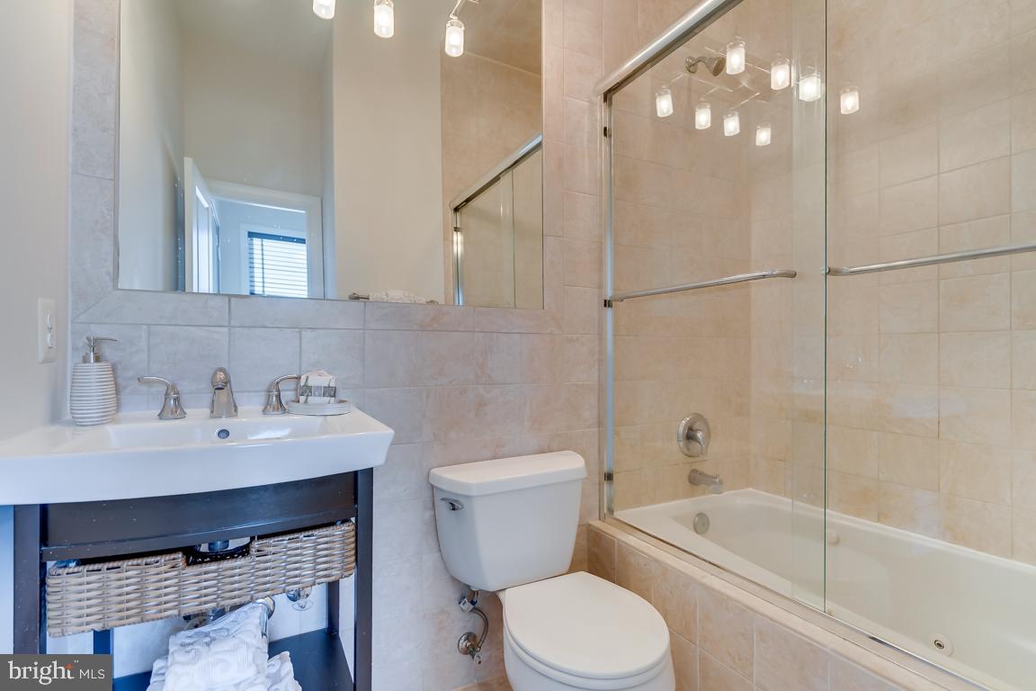 2450 Ontario Road Northwest, Unit 3 Washington, DC 20009 - Photo 23 of 39