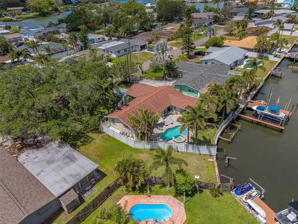 $799,900 | 2017 Cove Drive, Largo, FL 33774