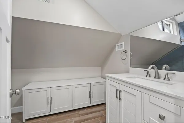 $4,500 | 201 South Olive Street, Ventura, CA 93001
