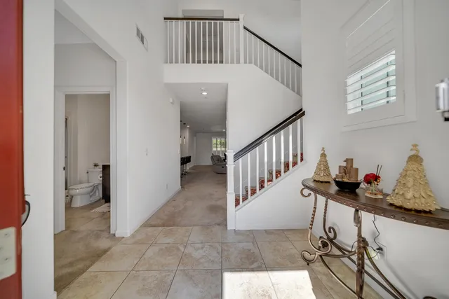 a view of entryway and workspace