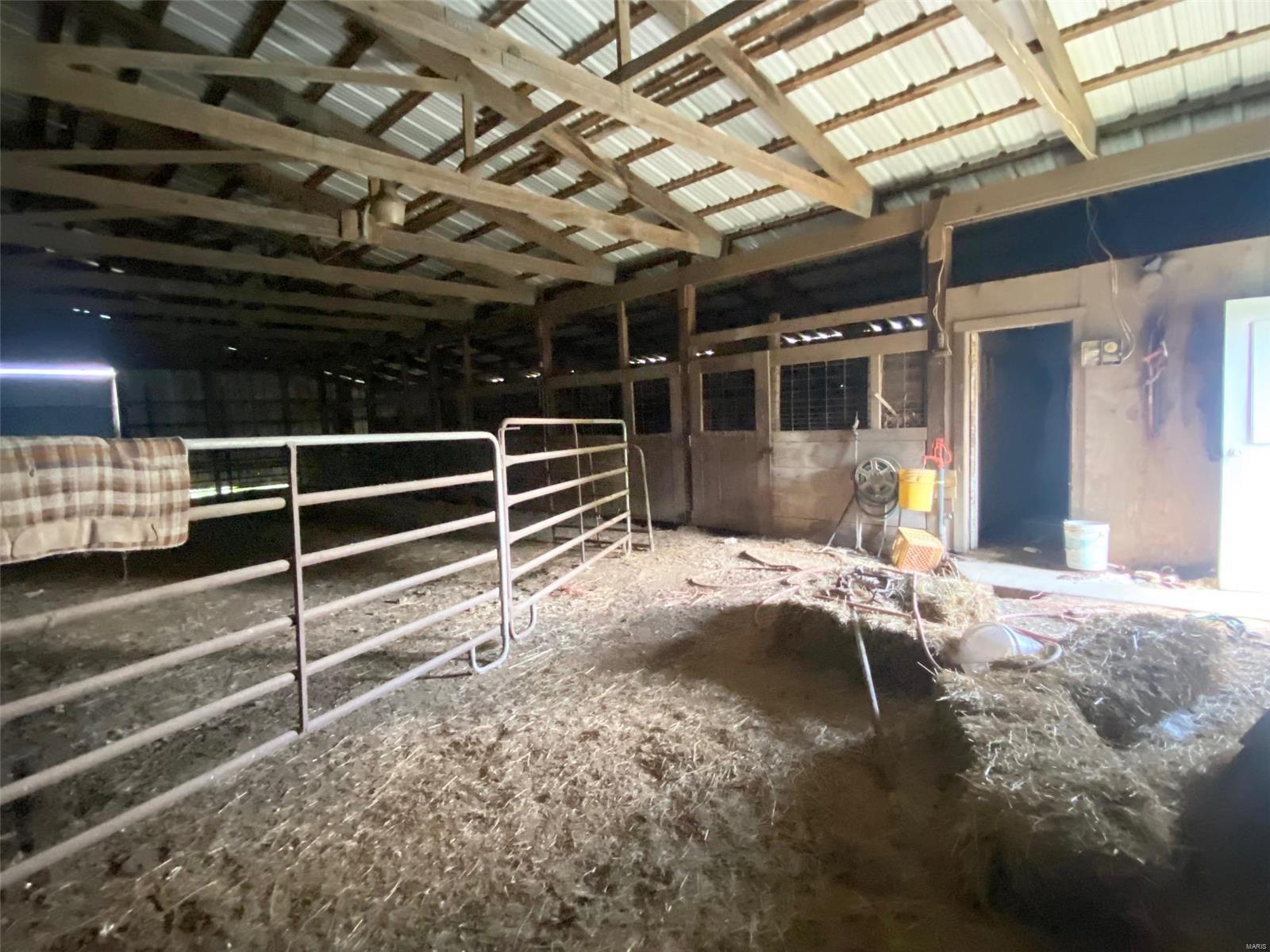 10898 Regency Road Carlinville, IL 62626 - Photo 16 of 36