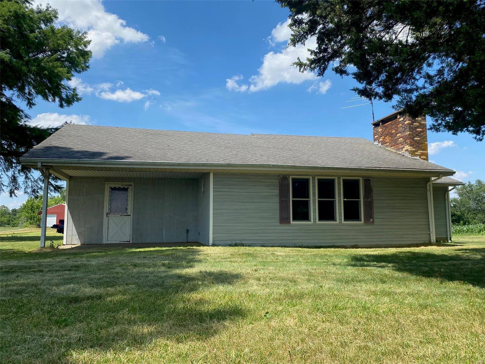 10898 Regency Road Carlinville, IL 62626 - Photo 22 of 36