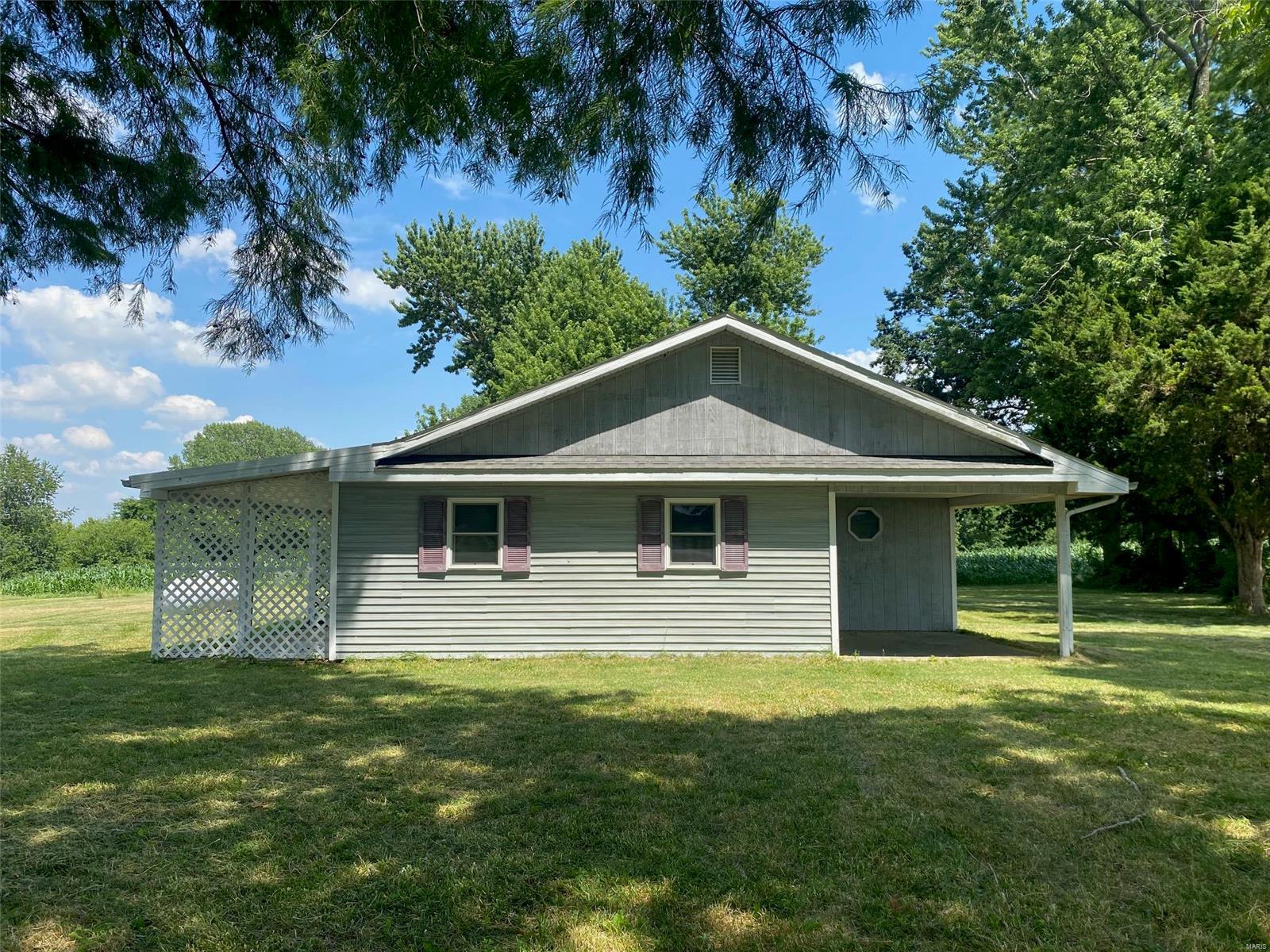 10898 Regency Road Carlinville, IL 62626 - Photo 25 of 36