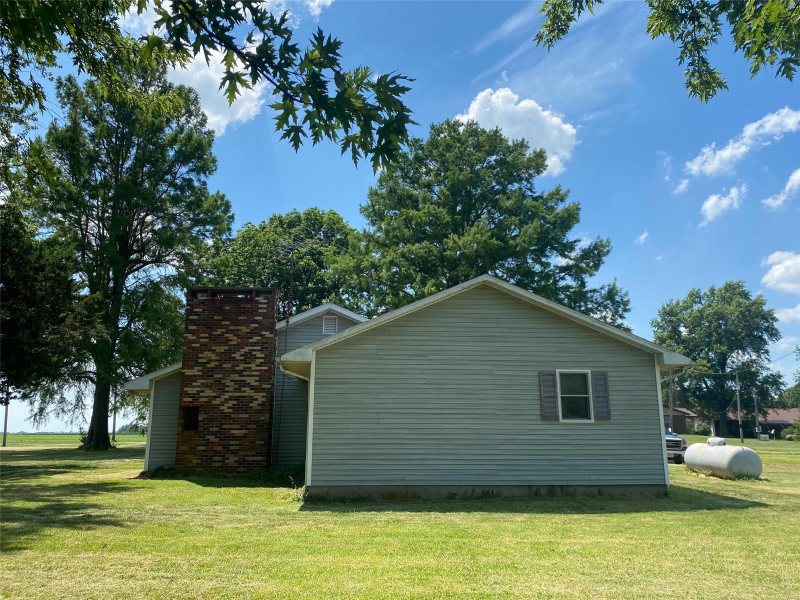 10898 Regency Road Carlinville, IL 62626 - Photo 26 of 36