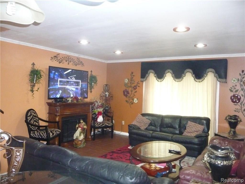 4342 15 Mile Road Sterling Heights, MI 48310 - Photo 3 of 21 2017-10-11 23.01
