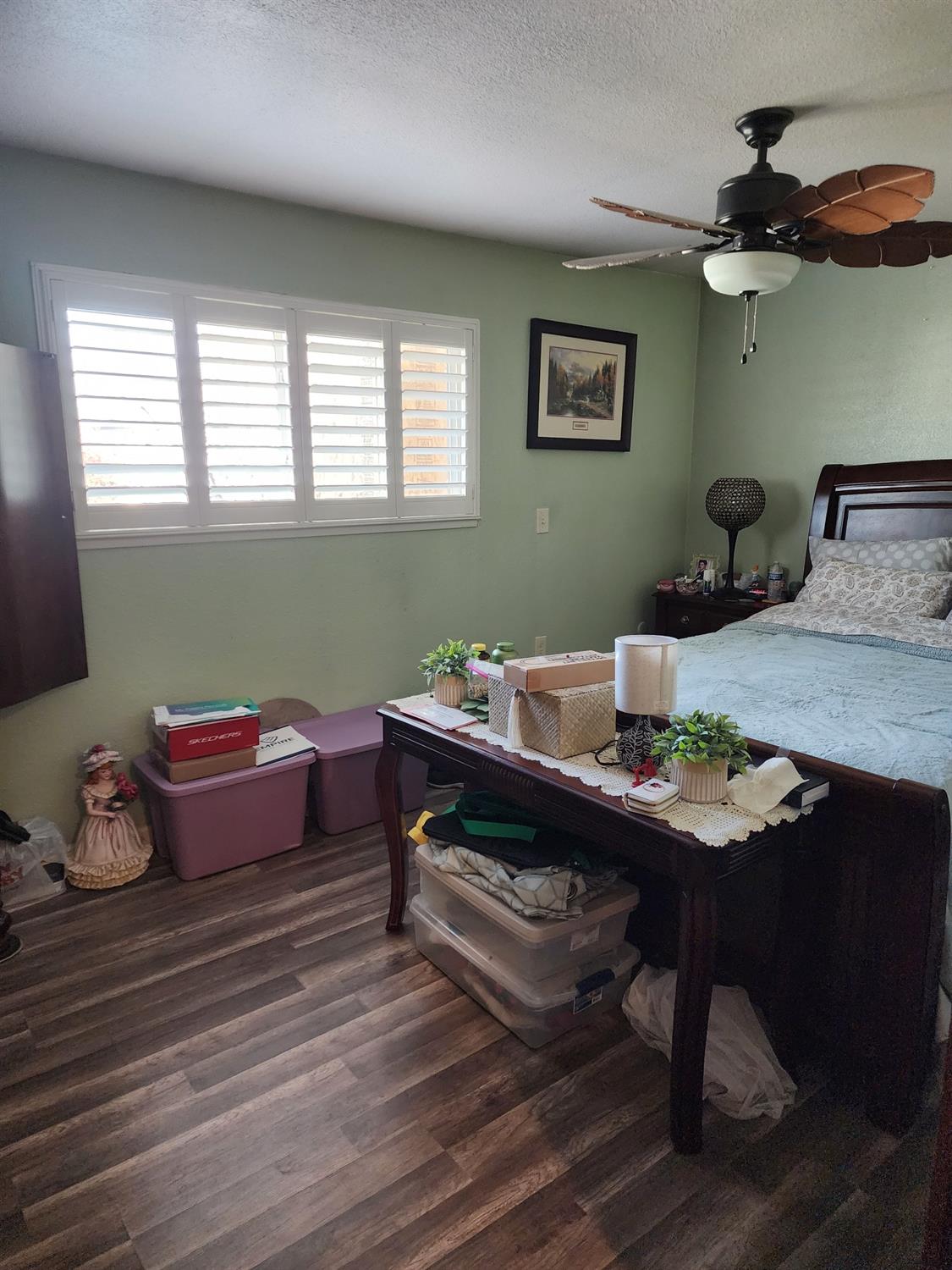 1406 Quail Street Los Banos, CA 93635 - Photo 17 of 18 a room with furniture and window