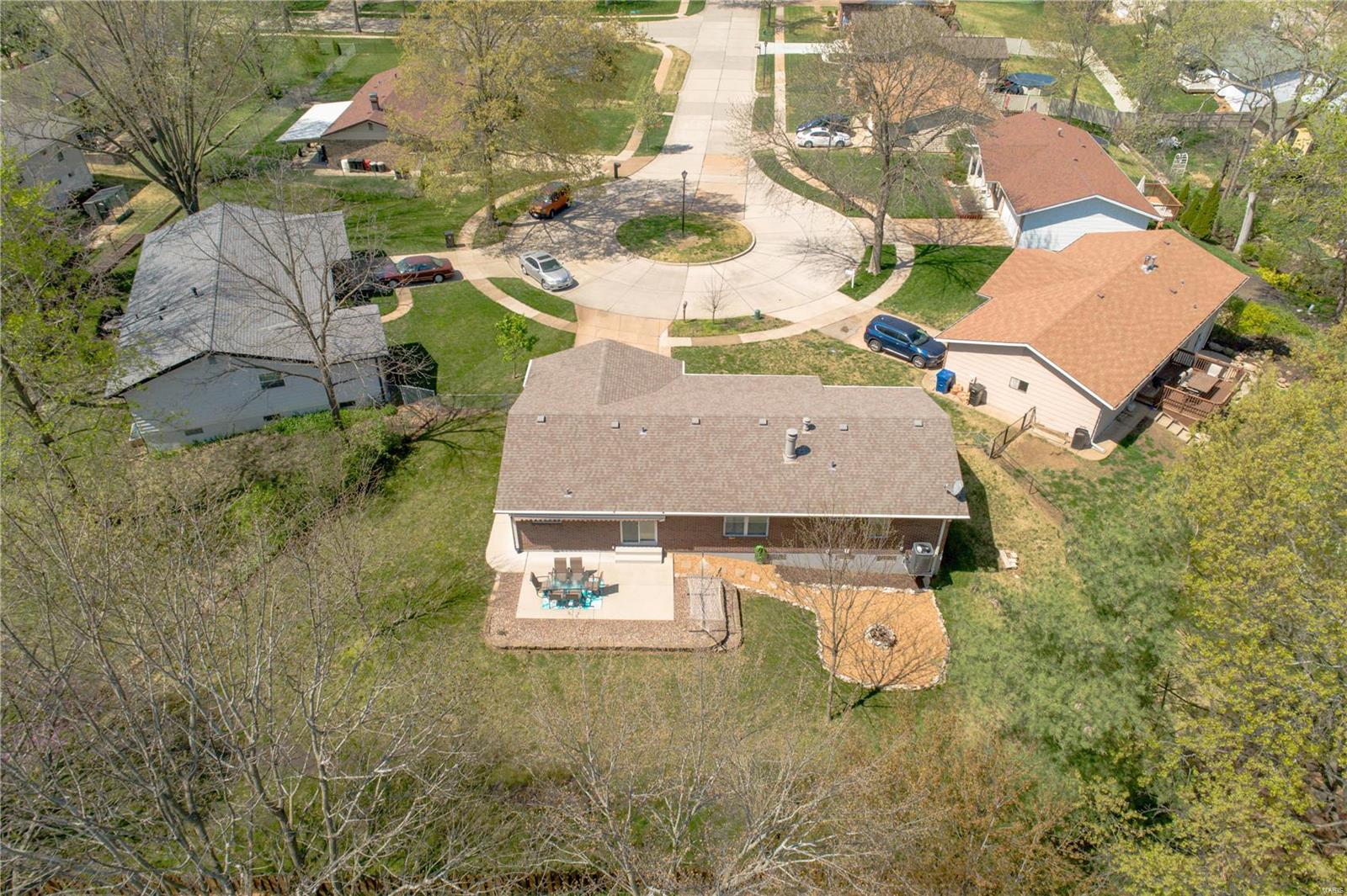 2262 Wincanton Road St. Louis, MO 63129 - Photo 8 of 37