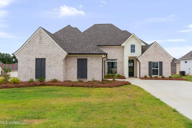 $443,900 | 201 Harvest View Place, Madison, MS 39110