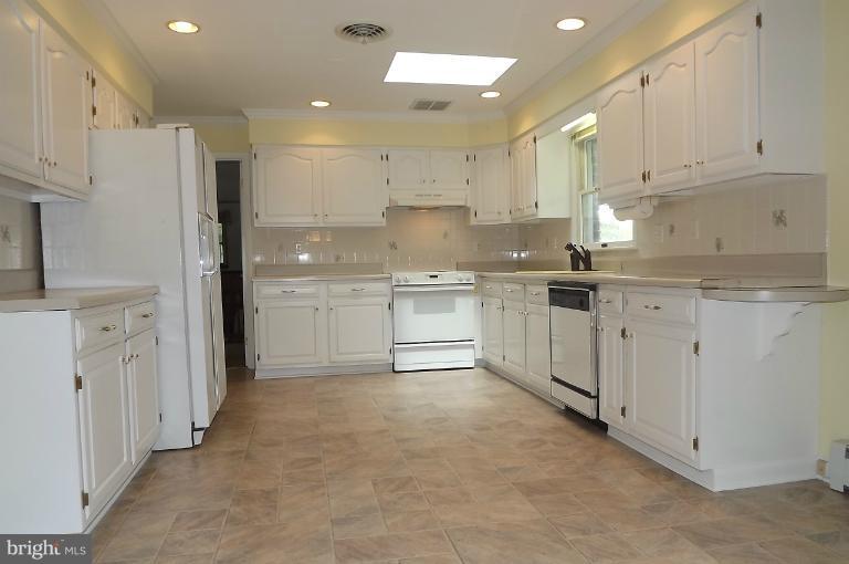 840 Ripple Stream Court Joppa, MD 21085 - Photo 2 of 30 Kitchen