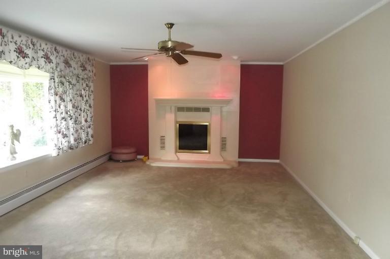 840 Ripple Stream Court Joppa, MD 21085 - Photo 6 of 30 Living Room