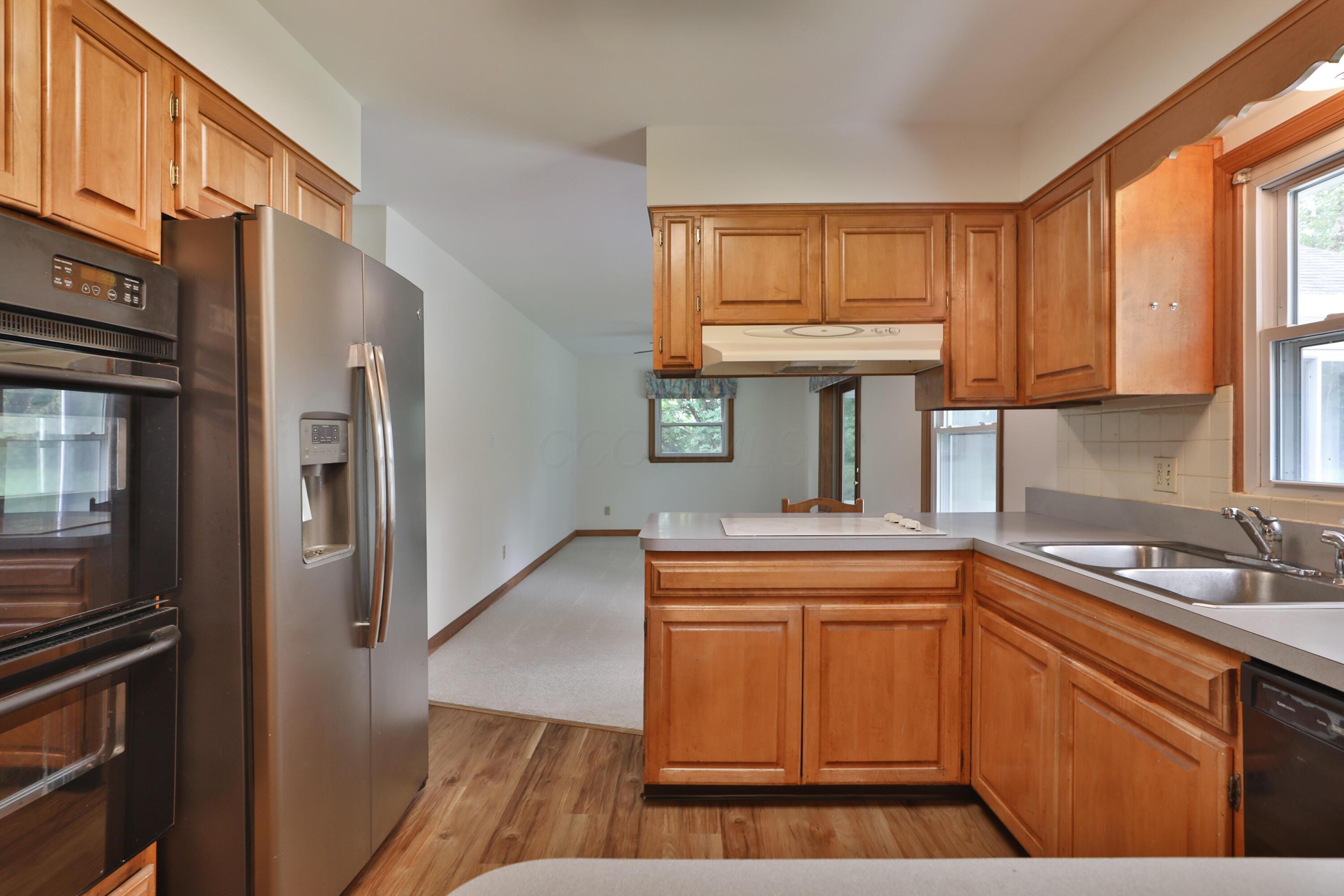 4249 Rowanne Road Columbus, OH 43214 - Photo 16 of 40 Kitchen 2