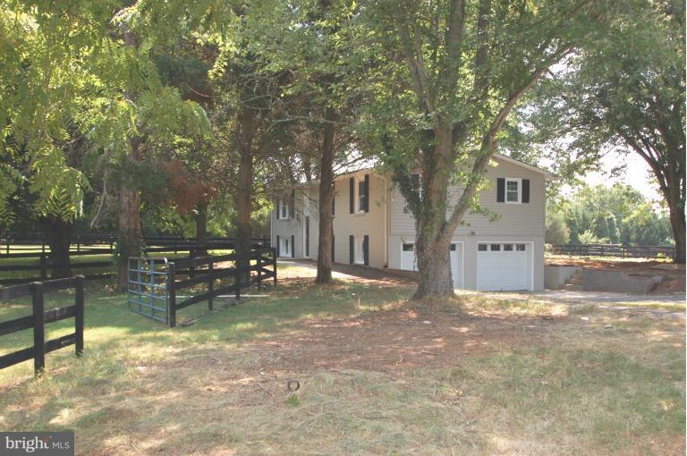4727 Dumfries Road Catlett, VA 20119 - Photo 5 of 17 Exterior (General)
