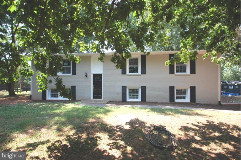 4727 Dumfries Road Catlett, VA 20119 - Photo 7 of 17 Exterior (Front)