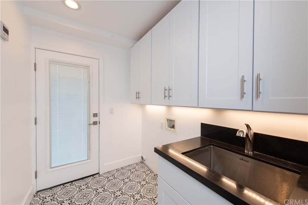 33832 Silver Lantern Street Dana Point, CA 92629 - Photo 34 of 52 Laundry Room