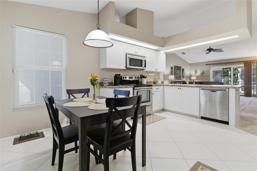 12041 68th Street Largo, FL 33773 - Photo 16 of 37