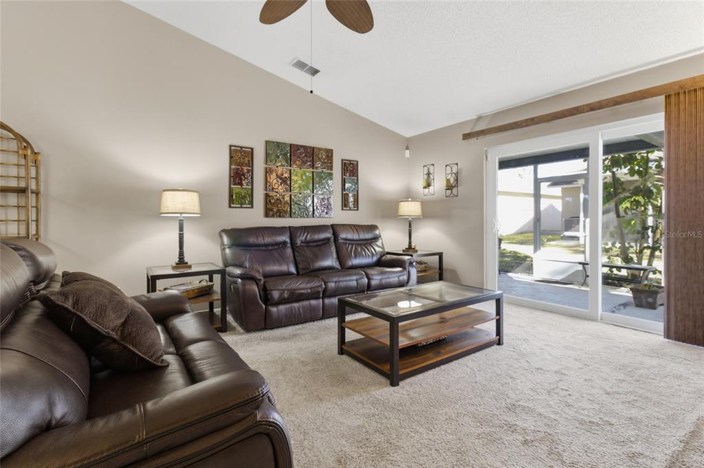 12041 68th Street Largo, FL 33773 - Photo 4 of 37