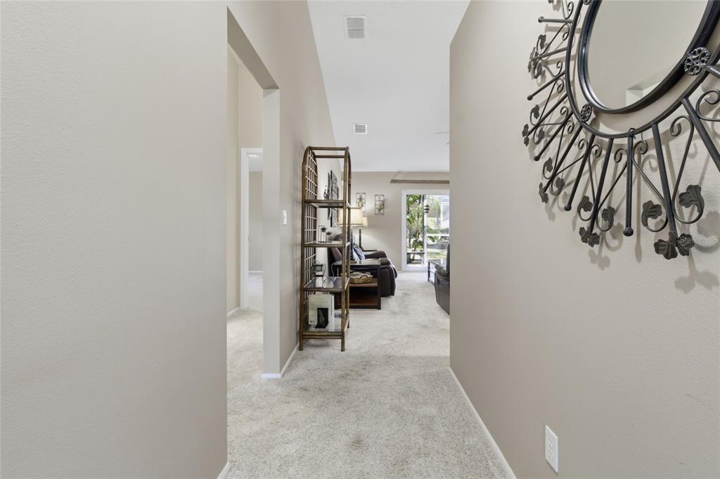 12041 68th Street Largo, FL 33773 - Photo 7 of 37