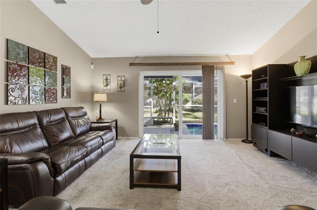 12041 68th Street Largo, FL 33773 - Photo 10 of 37