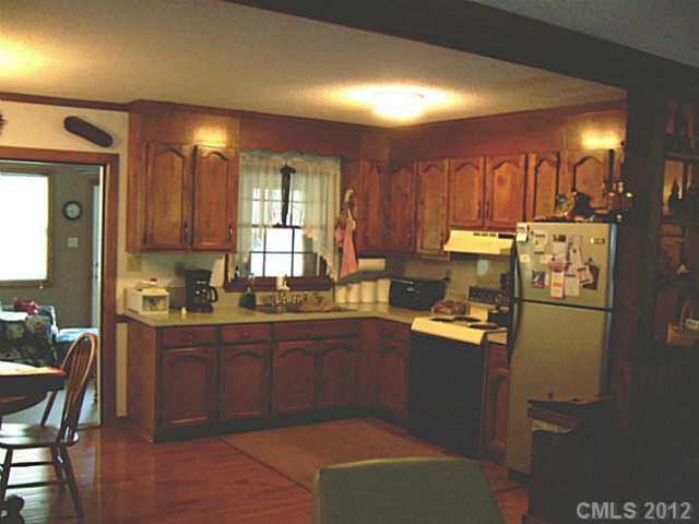 3525 Hughes Road Clover, SC 29710 - Photo 5 of 16