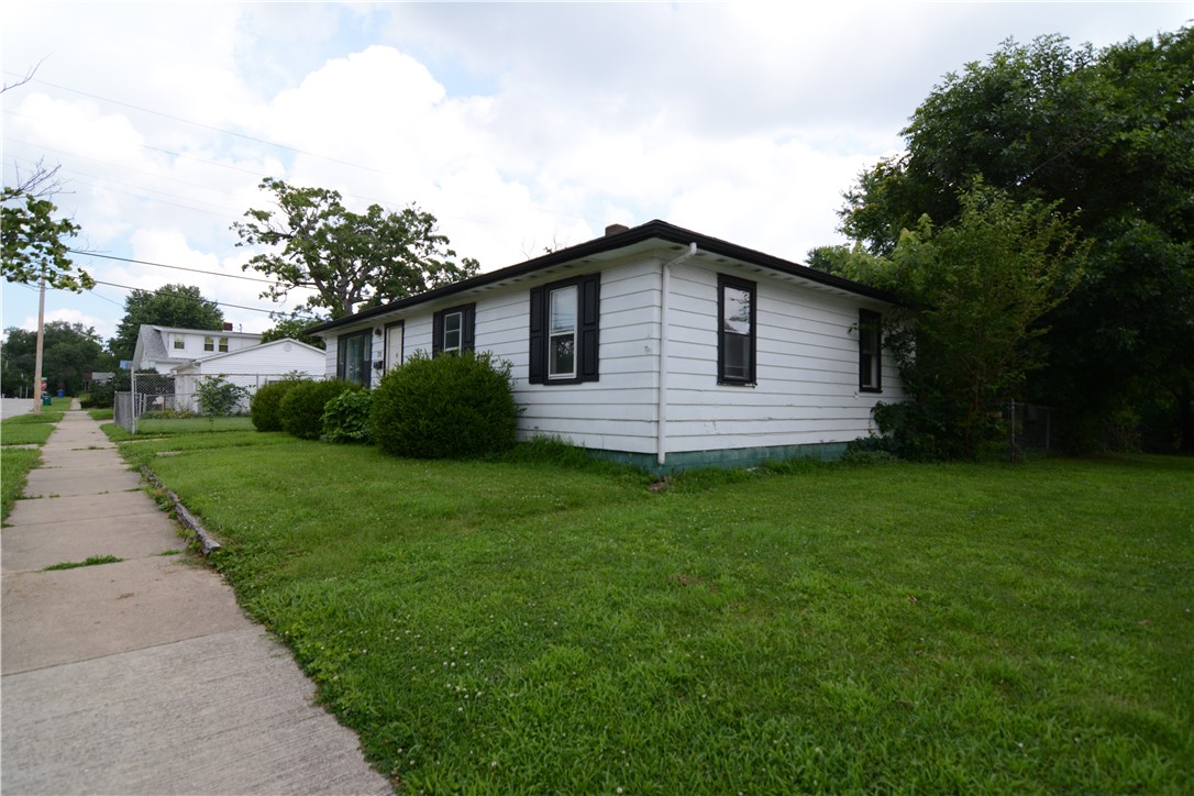 710 South 17th Street Decatur, IL 62521 - Photo 2 of 19