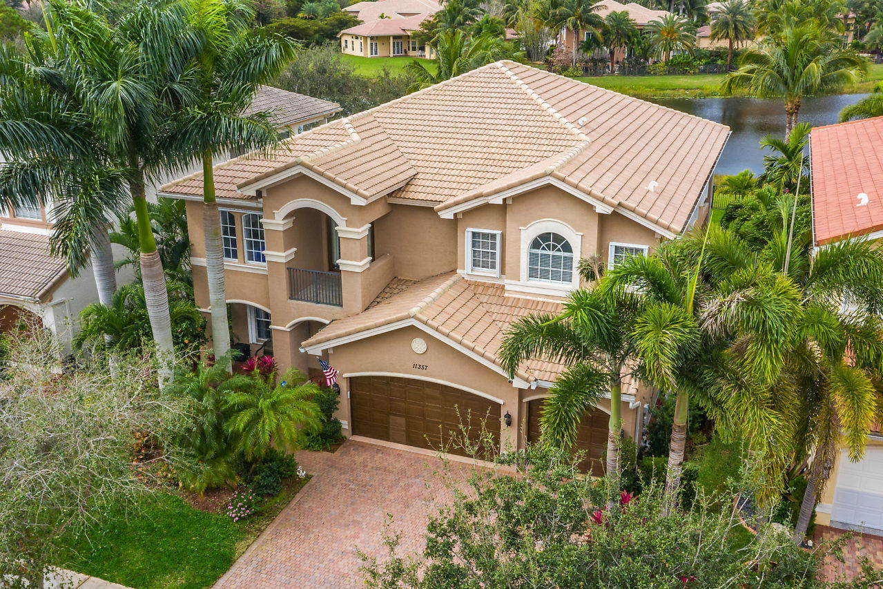 11357 Misty Ridge Way Boynton Beach, FL 33473 - Photo 4 of 51 039-11357MistyRidgeWay-BoyntonBeach-FL-s