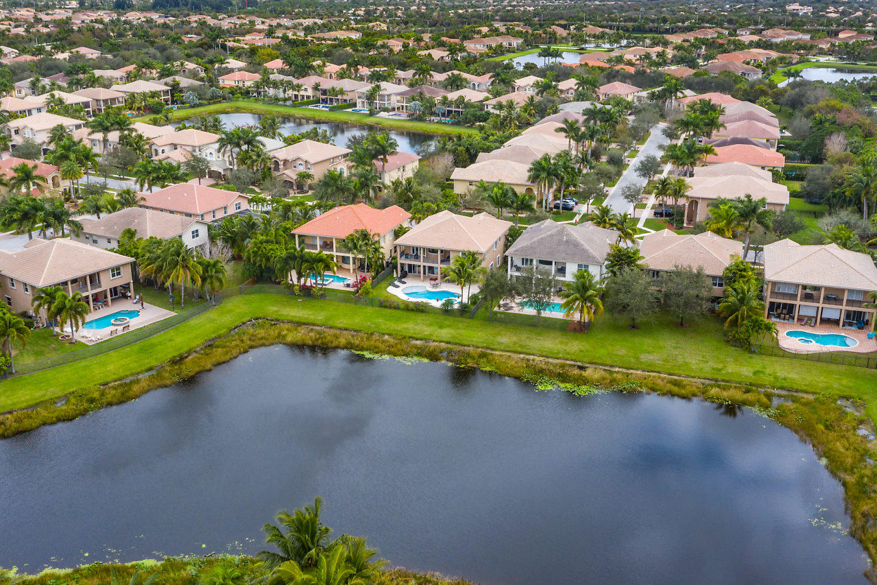 11357 Misty Ridge Way Boynton Beach, FL 33473 - Photo 7 of 51 042-11357MistyRidgeWay-BoyntonBeach-FL-s