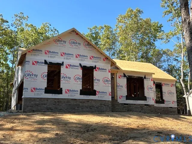 a front view of house with yard