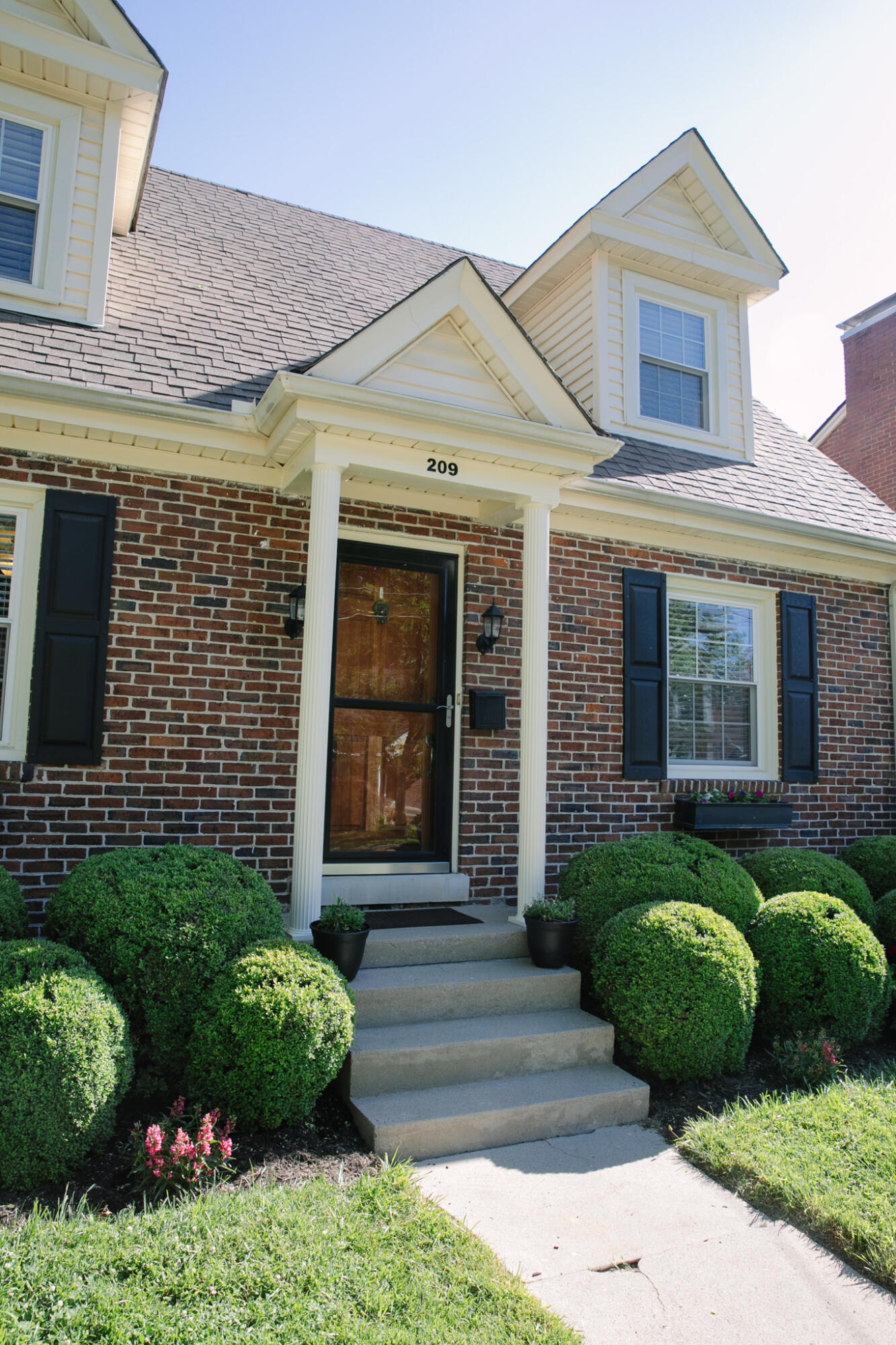 209 Lackawanna Road Lexington, KY 40503 - Photo 2 of 53 MRM_5602