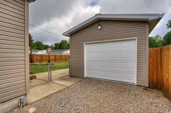 $199,900 | 2012 Shelby Avenue, Evansville, IN 47714