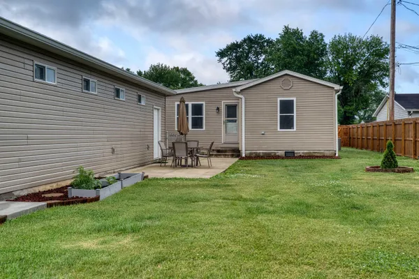 $199,900 | 2012 Shelby Avenue, Evansville, IN 47714