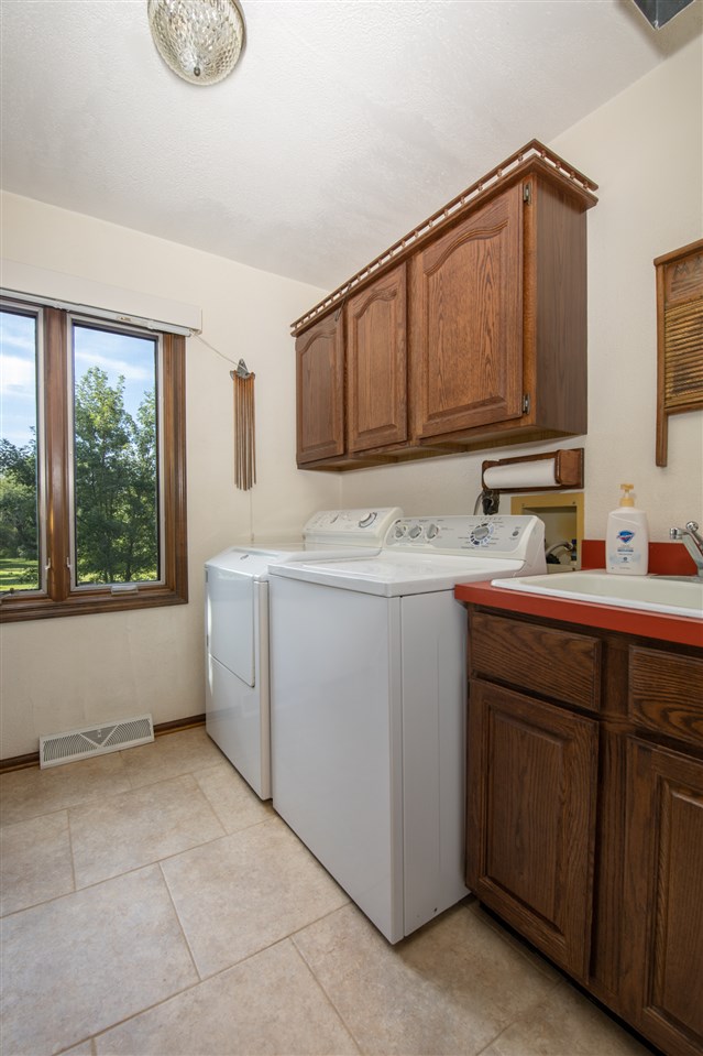8169 Burr Oak Road Roscoe, IL 61073 - Photo 16 of 40 Gallery Image 16