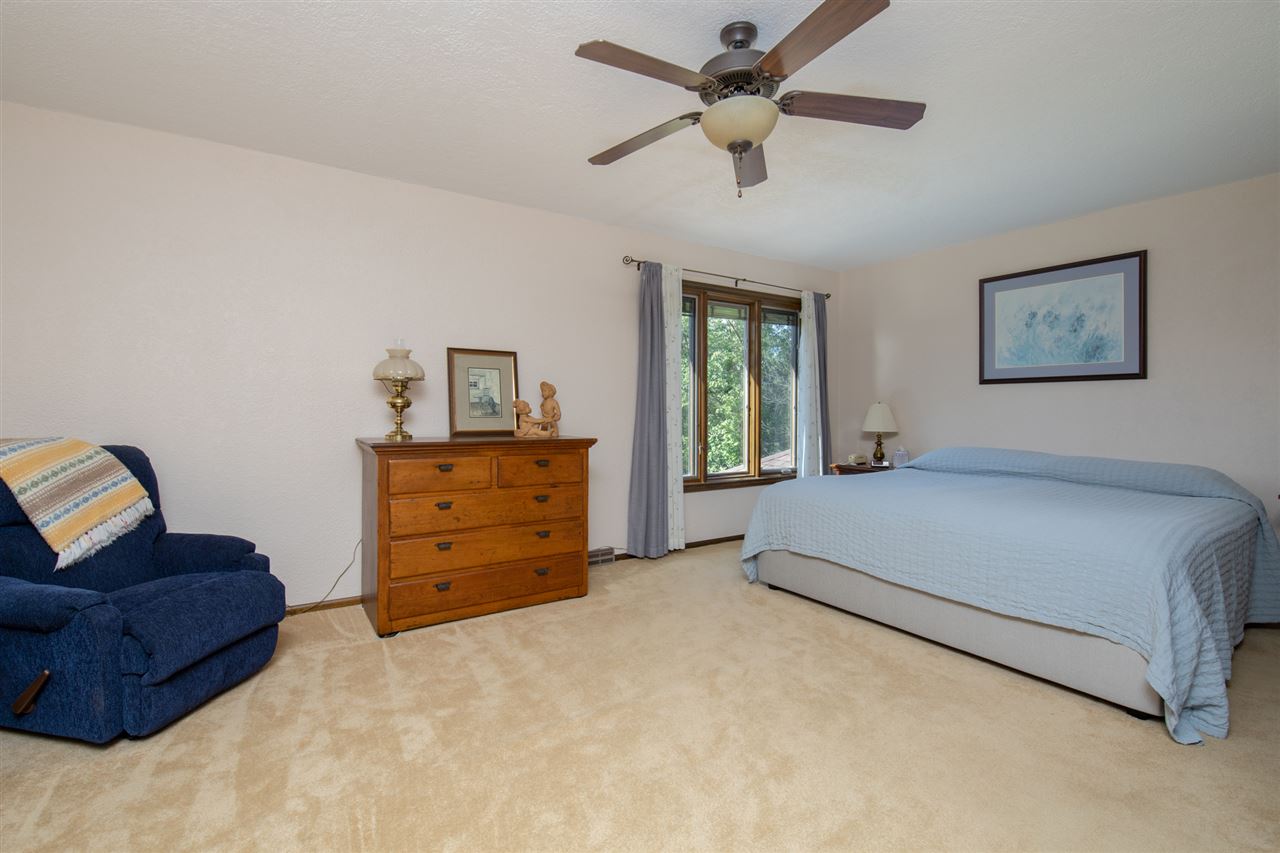 8169 Burr Oak Road Roscoe, IL 61073 - Photo 18 of 40 Gallery Image 18