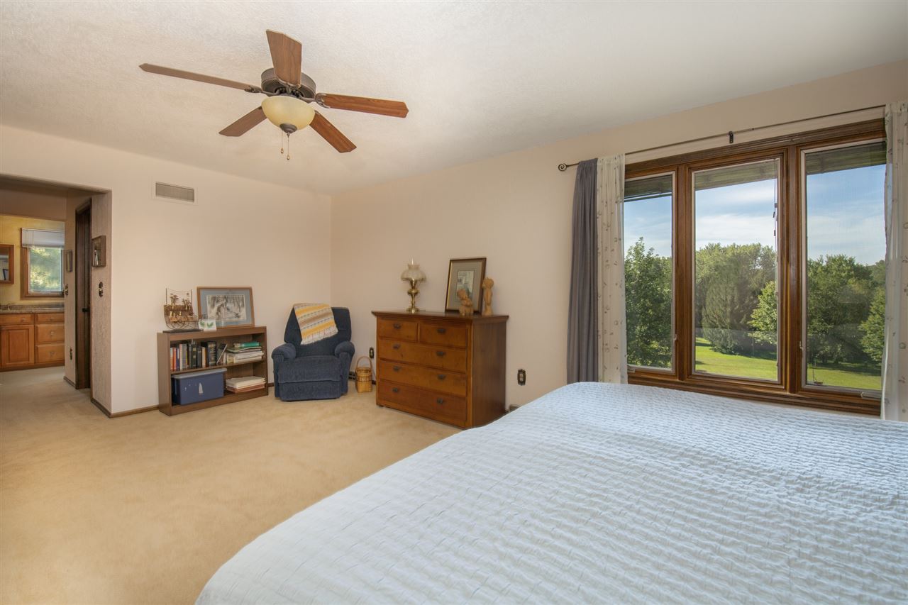8169 Burr Oak Road Roscoe, IL 61073 - Photo 19 of 40 Gallery Image 19