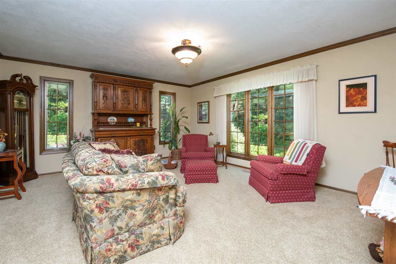 8169 Burr Oak Road Roscoe, IL 61073 - Photo 5 of 40 Gallery Image 5