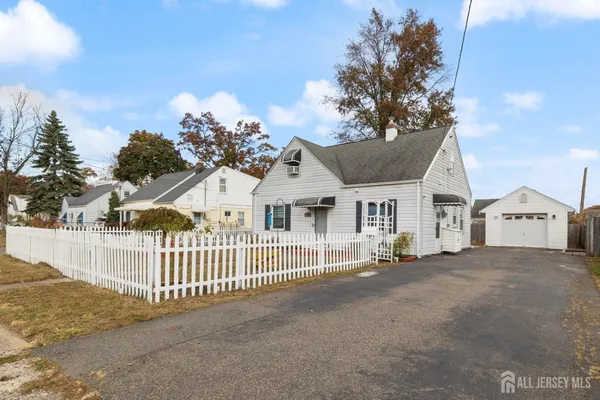 $3,450 | 185 Plainfield Avenue, Edison, NJ 08817