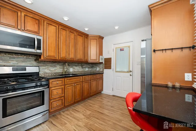 $3,550 | 185 Plainfield Avenue, Edison, NJ 08817