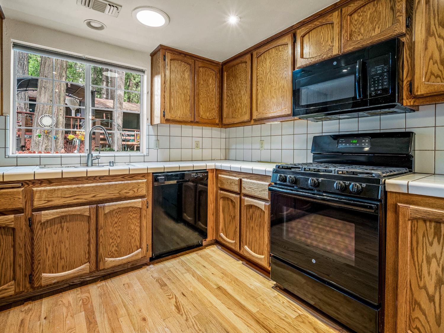 5123 Rainbow Trail Pollock Pines, CA 95726 - Photo 11 of 28