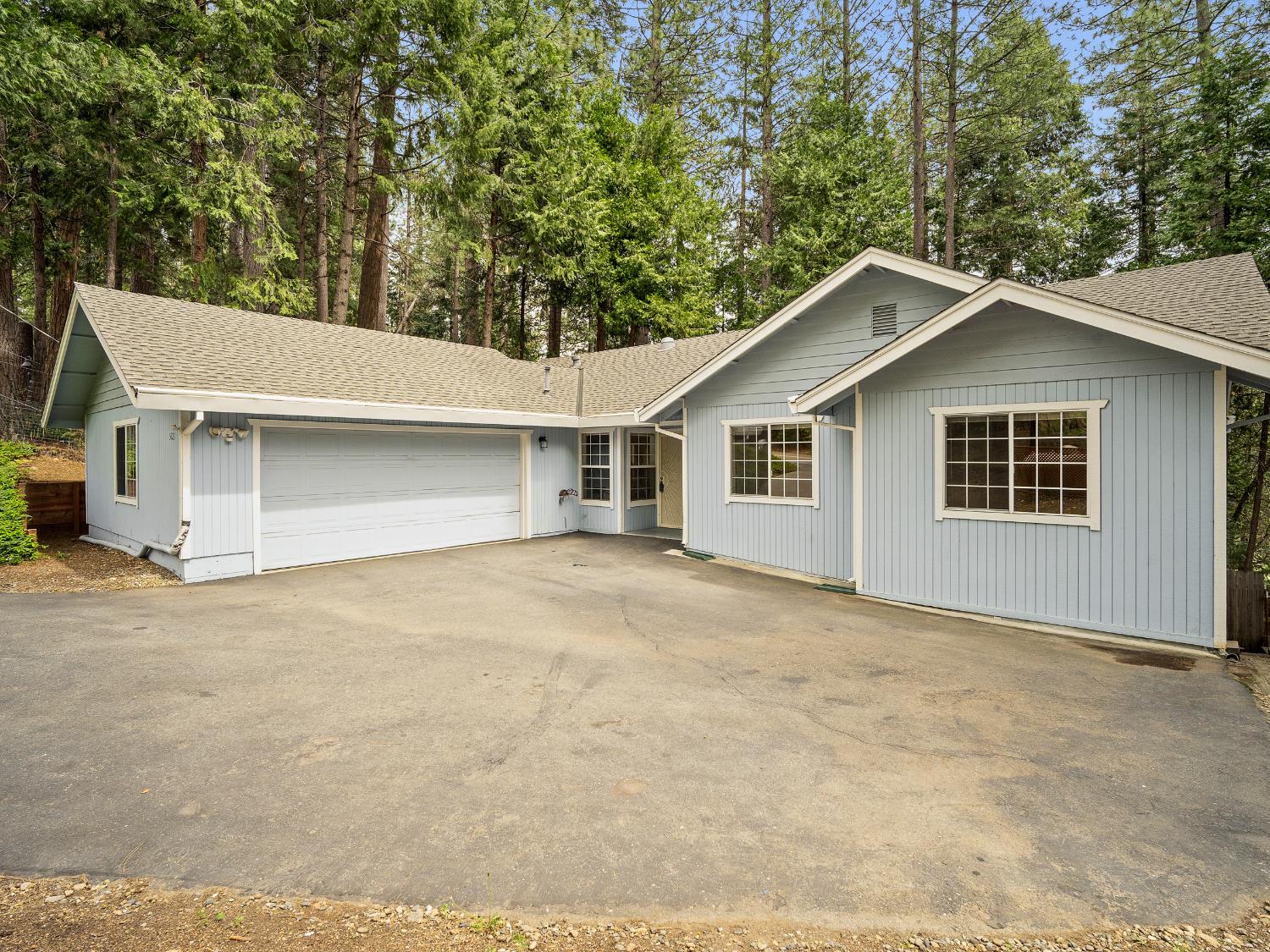 5123 Rainbow Trail Pollock Pines, CA 95726 - Photo 3 of 28