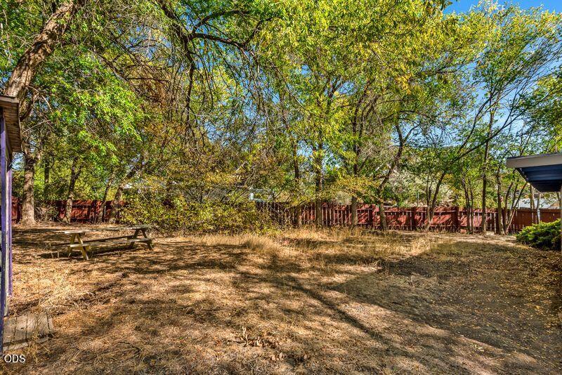 320 Northwest Riverside Boulevard Bend, OR 97703 - Photo 10 of 19 Gallery Image 10