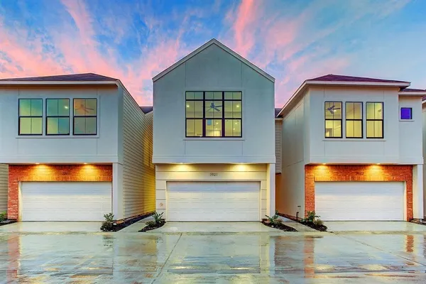 $2,400 | 3905 Tulane Oak Drive, Houston, TX 77018